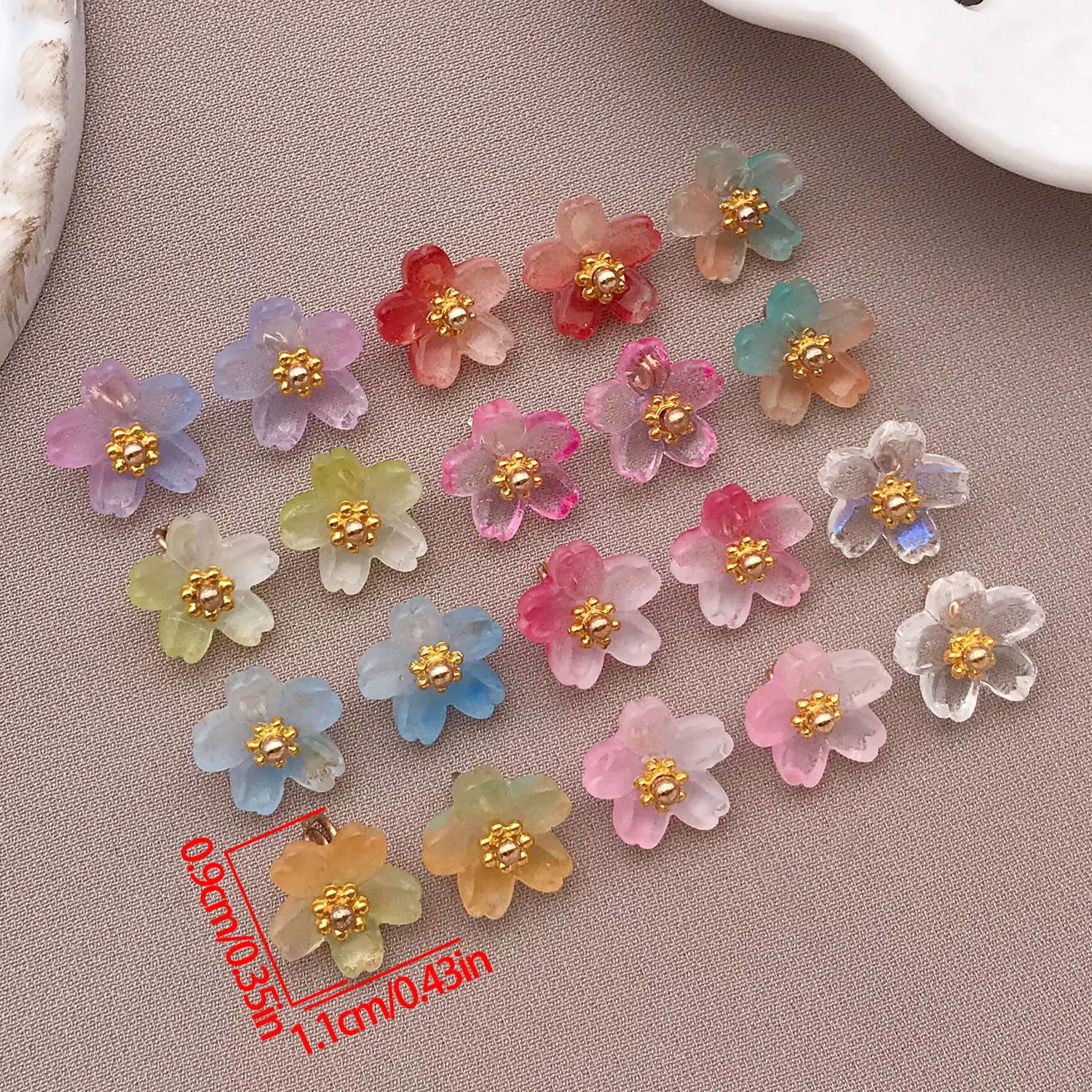 20pcs 9x11mm Colorful Glass Gradient Flowers Pendants Charms for Jewelry Making DIY Bracelet Necklace Clothing Accessories