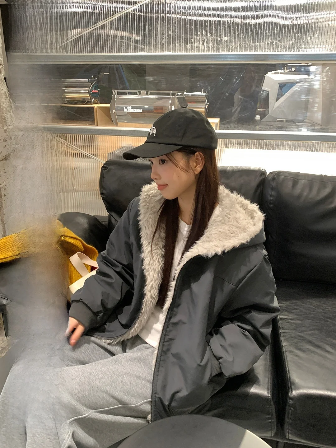 

Теплая повседневная куртка с капюшоном, зима 2025, новый дизайн, ретро, универсальная верхняя одежда, утепленная полиэстером, корейский стиль, для поездок на работу, Pure C...