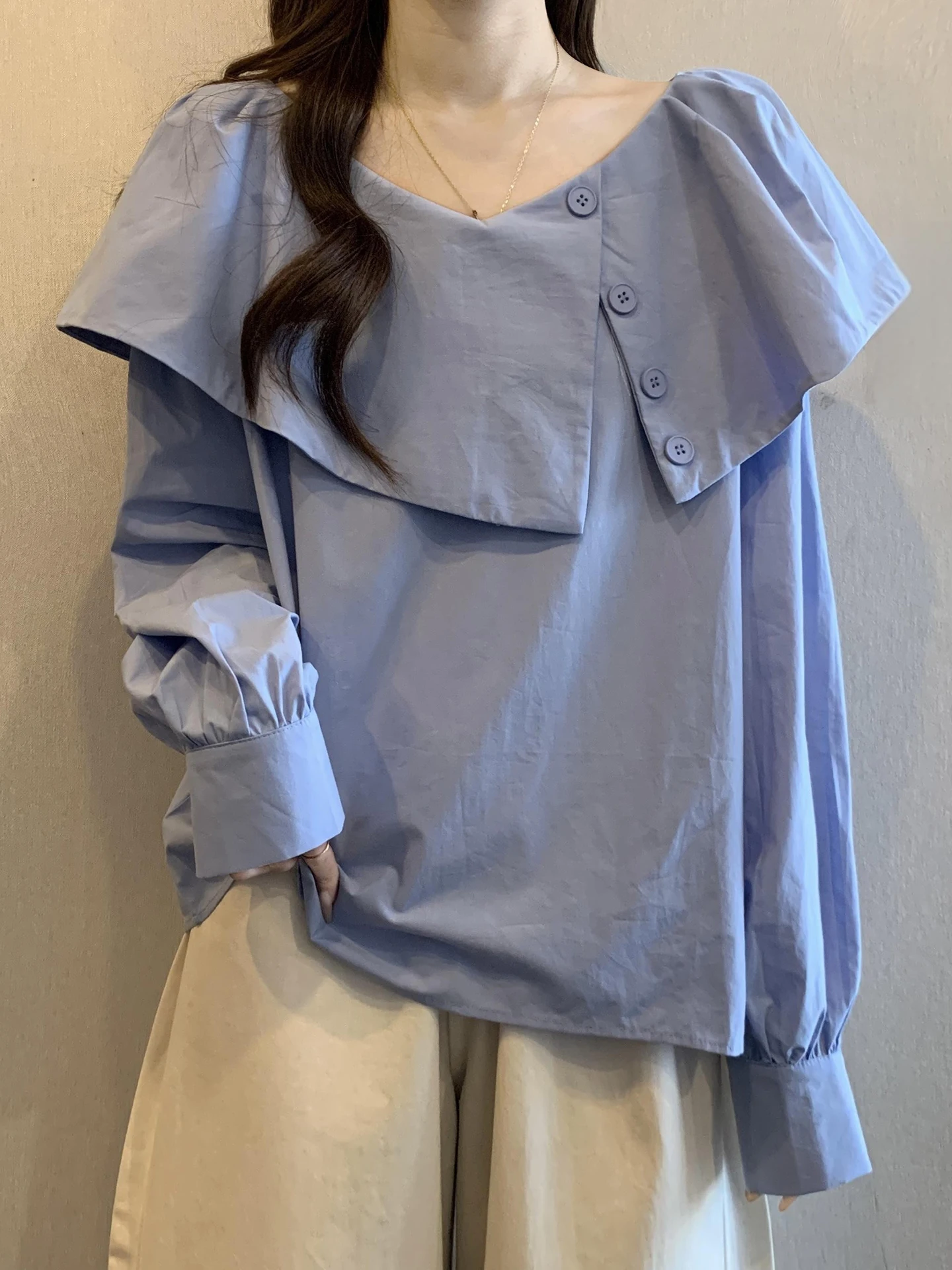 

Женская весенняя новинка: модный топ с длинным рукавом и воротником «Питер Пэн», свободного кроя, скрывающий живот, в корейском стиле, больших размеров.