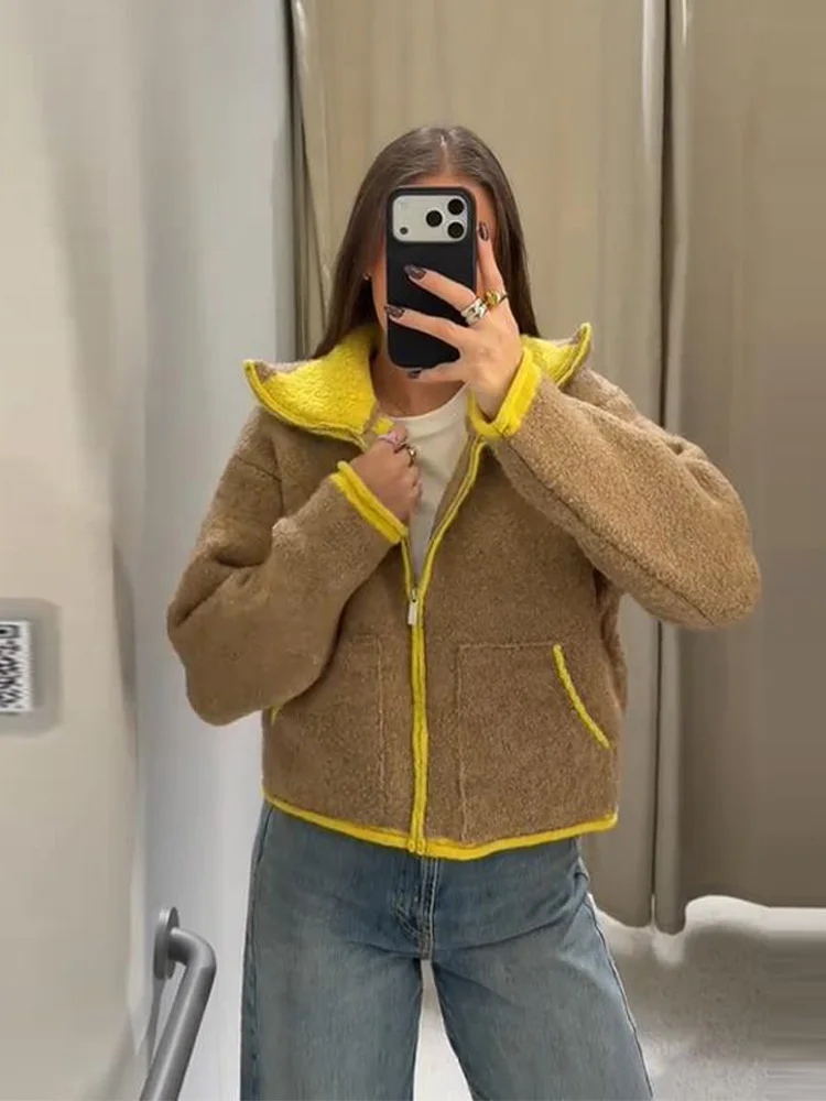 سترات شتوية جديدة لعام 2025 سترات نسائية عصرية فضفاضة بألوان متباينة معاطف بسحاب ملابس خروج غير رسمية ملابس خارجية سميكة