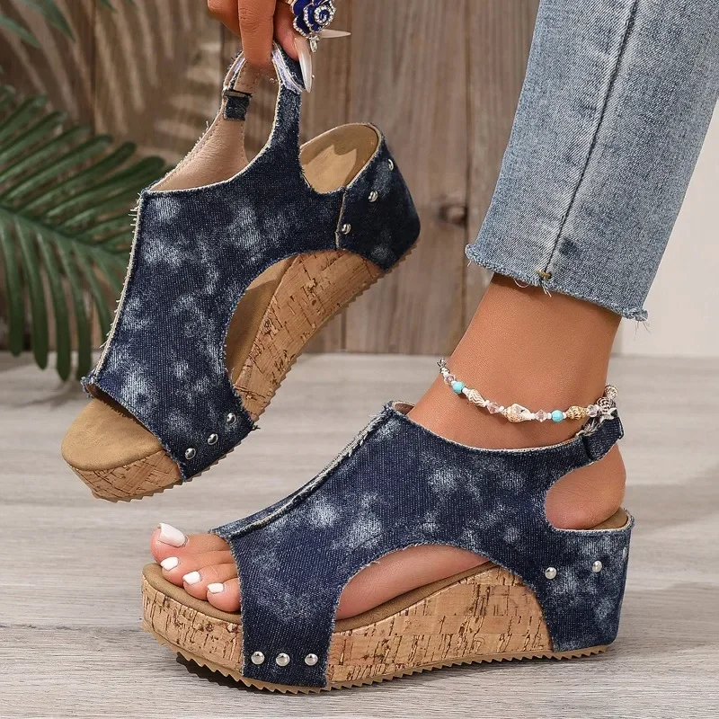 ‌ 2025 Estate Nuovo Plus Size Roma Sandali Outdoor Casual Piattaforma Scarpe da donna comode Moda Rivetto Zeppe Sandali vendita calda