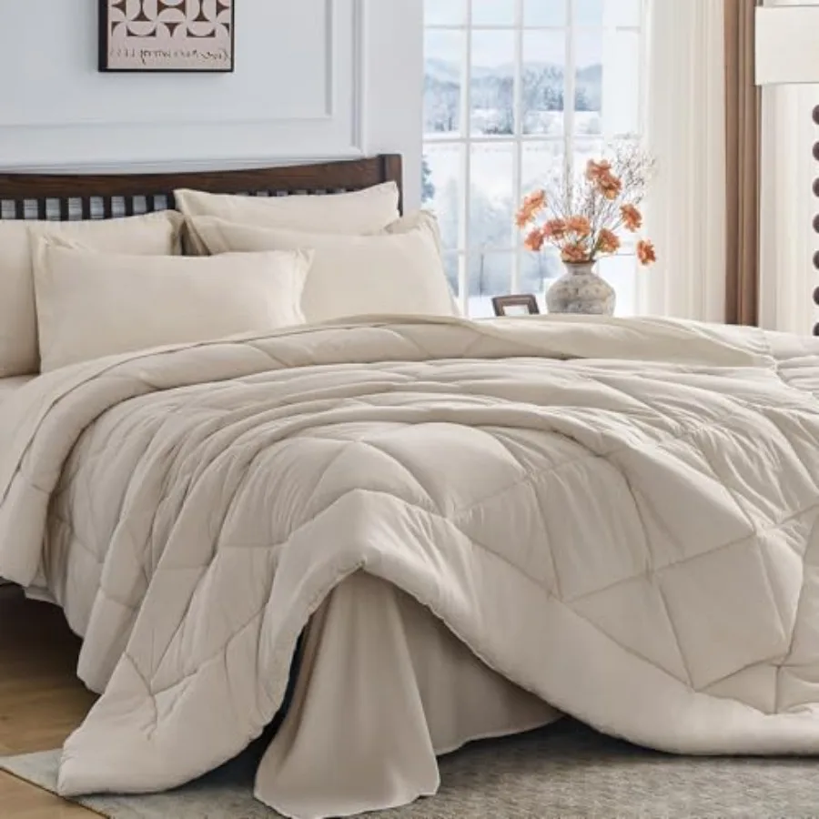

Комплект постельного белья Tan - 7 предметов, всесезонный, ультрамягкий, в комплекте с одеялом, плоской простыней, натяжной простыней и наволочками.