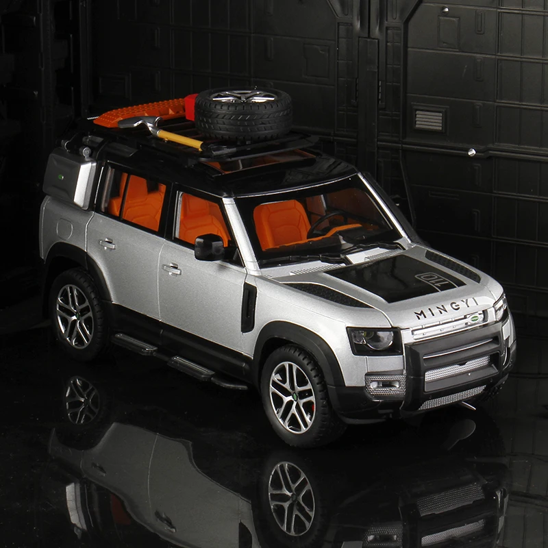 1:24 Alloy Defender Diecast & Toy Vehicles Pull Back Car Model Sound Light With Tools Kids Toy Gift Collection