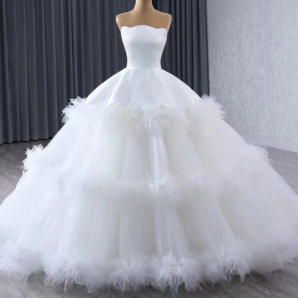 

Luxury Strapless Sleeveless Wedding Dress Lace-Up Back Ball Gown Customizable 2026 Elegant White Bridal Gown