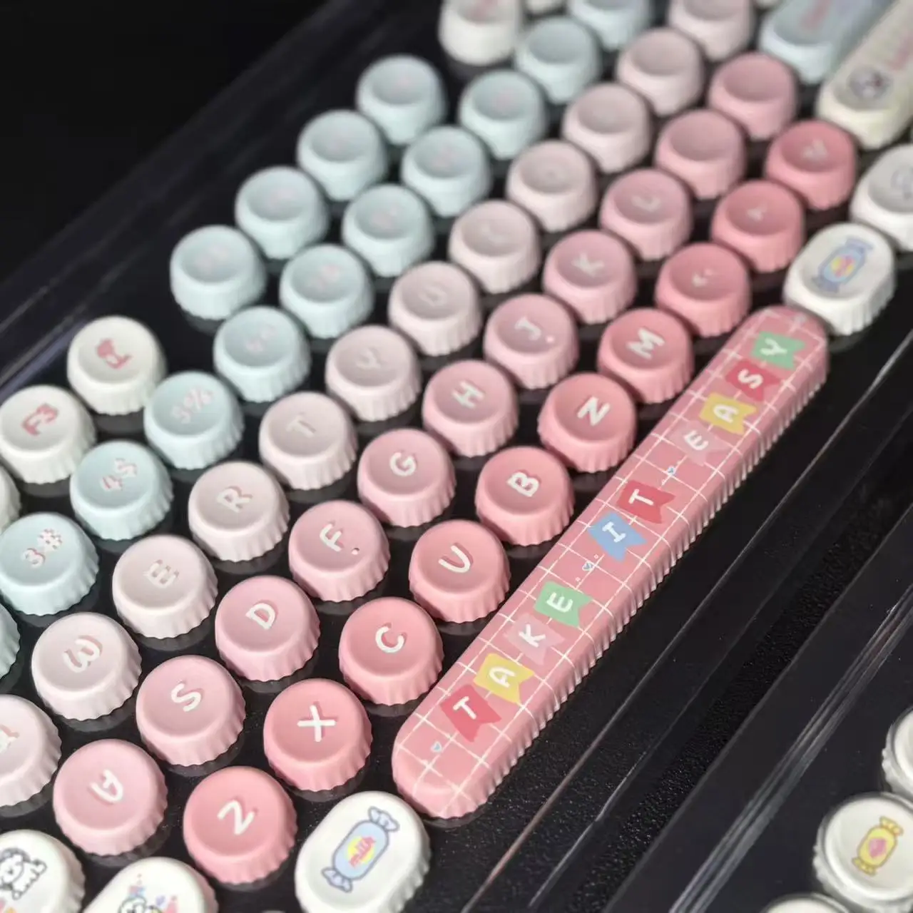 

Cute Milk Cover Keycaps New Milk Cover Keys Line Dog Mechanical Keyboard Keycap for Mechanical Keyboard Made68 Mad68 Wooting 60