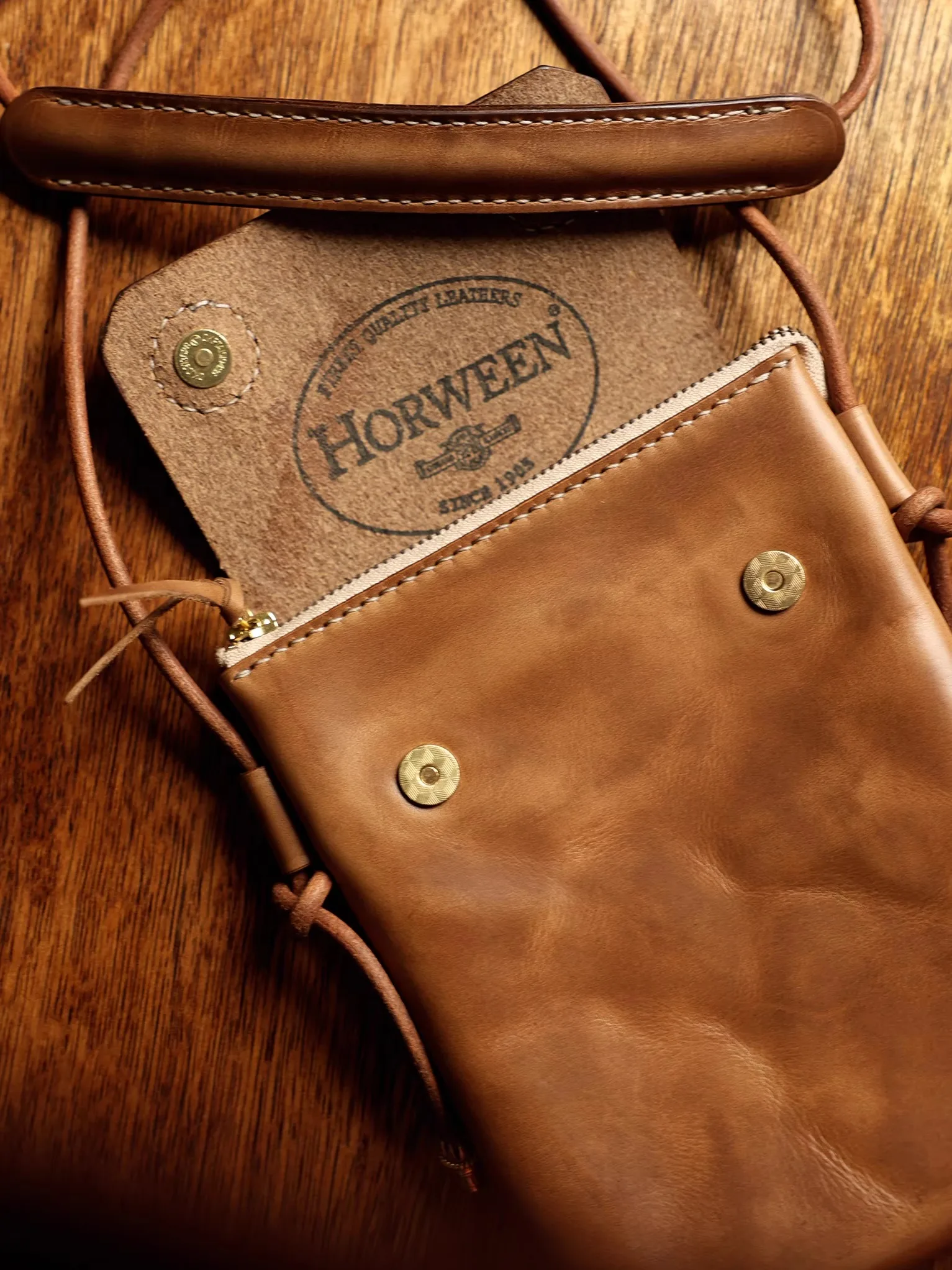Outdoor brand vegetable tanned cowhide men's small phone shoulder bag fashion designer handmade genuine leather crossbody bag