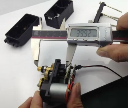 FS6530M Large Size 30KG High Torque Servo 360 Degree Rotation Servo