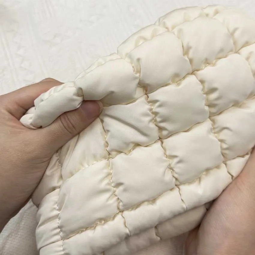 New Puffy Makeup Bag Travel Puffer Toiletry Zipper Pouch Soft Cosmetic Bag Large Capacity Waterproof Fluffy Pouch