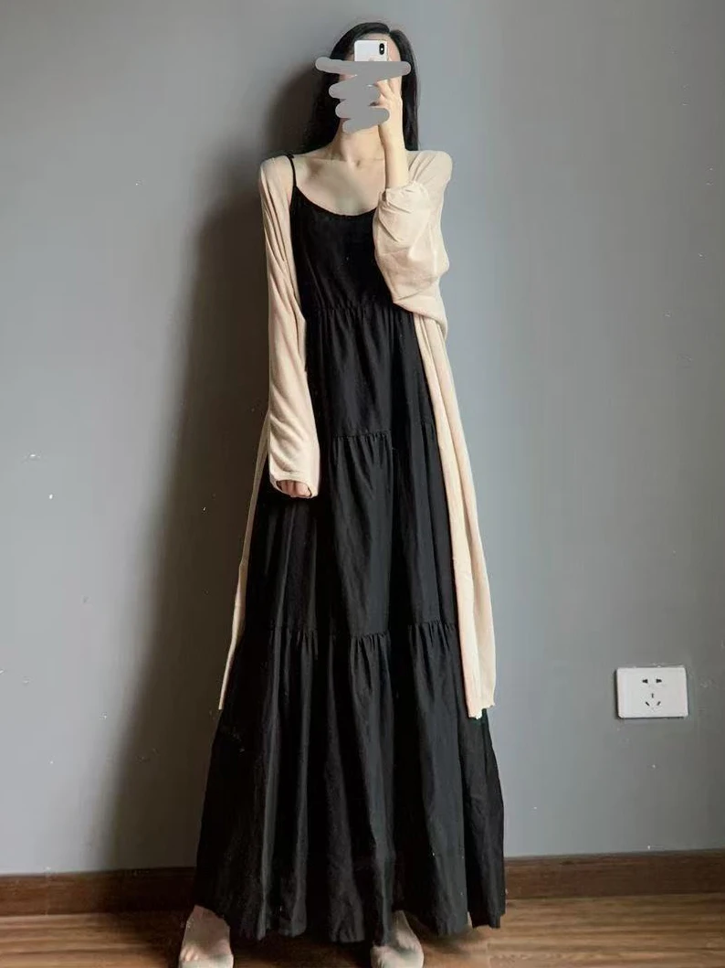 Sommerliches, frisches und elegantes Damenkleid, langes, sexy Trägerkleid mit Bauchbedeckung, schlankmachendes, extra langes Kleid bis zum Knöchel. – Detail 5