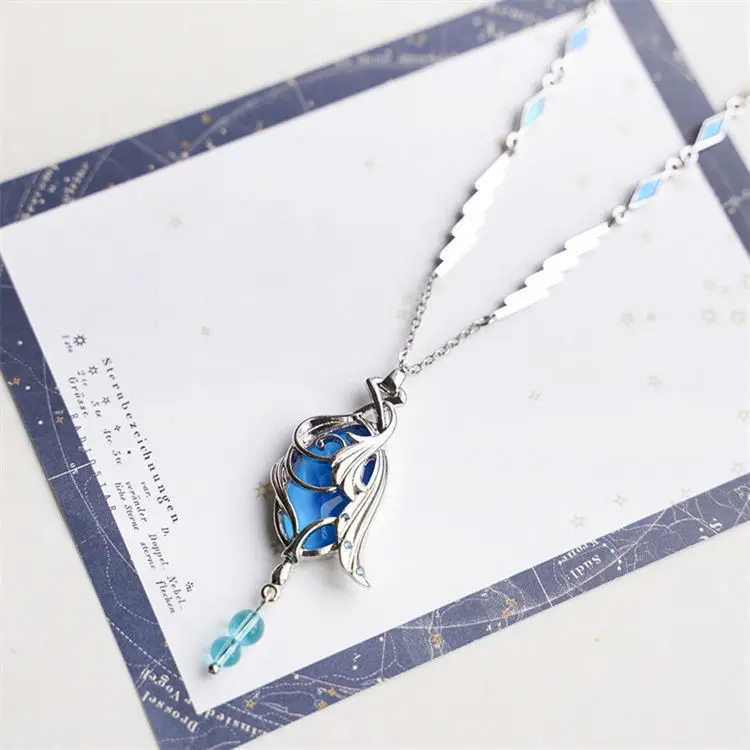 European and American Exquisite Design Feather Surrounded Blue Zircon Pendant Necklace Luxurious and Beautiful Banquet Necklace