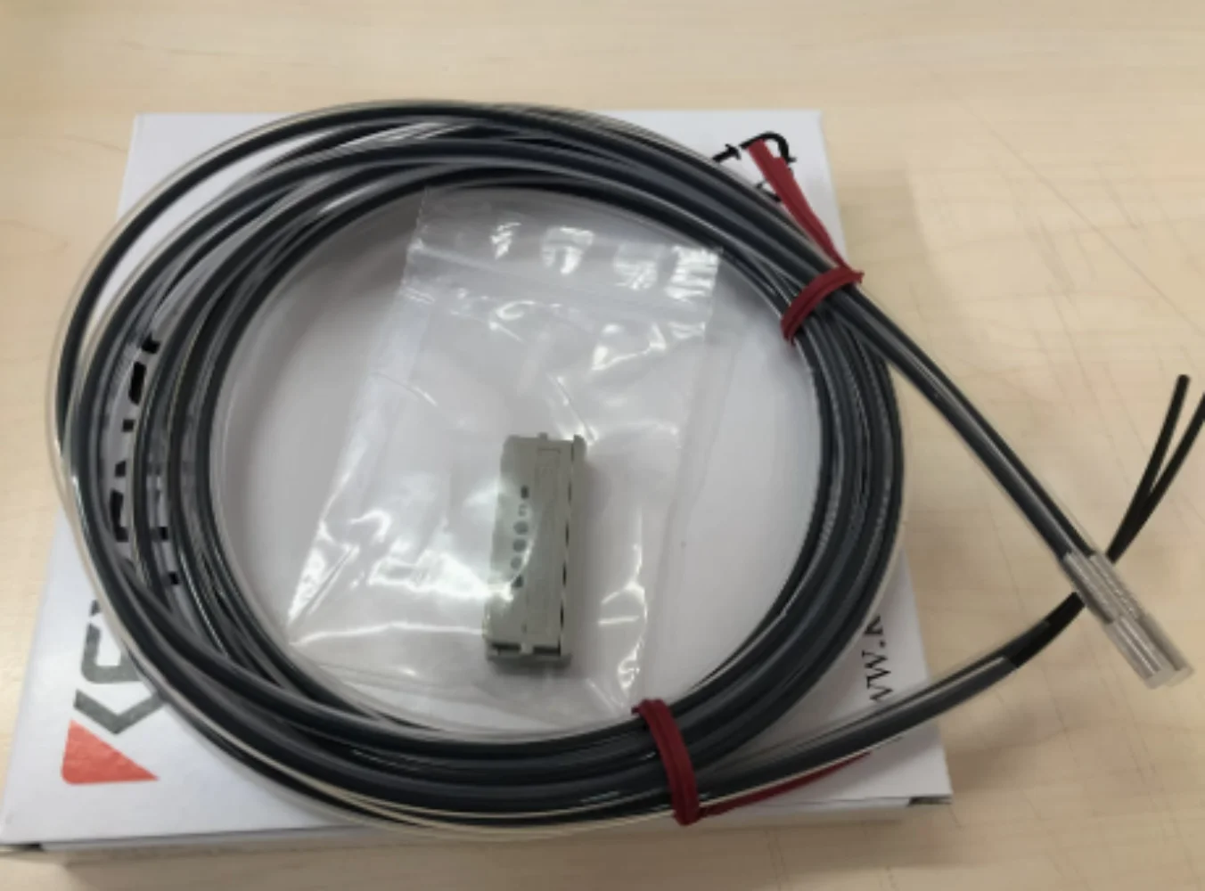 

FU-91/92/93/93Z/96 corrosion-resistant chemical-resistant fiber sensor