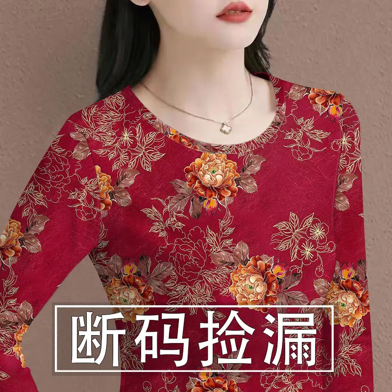 Autumn Winter Long Sleeved T-shirt for Women Round Neck Thin Cut Western-style Floral Top Slimming Off for Women Wearing Outside