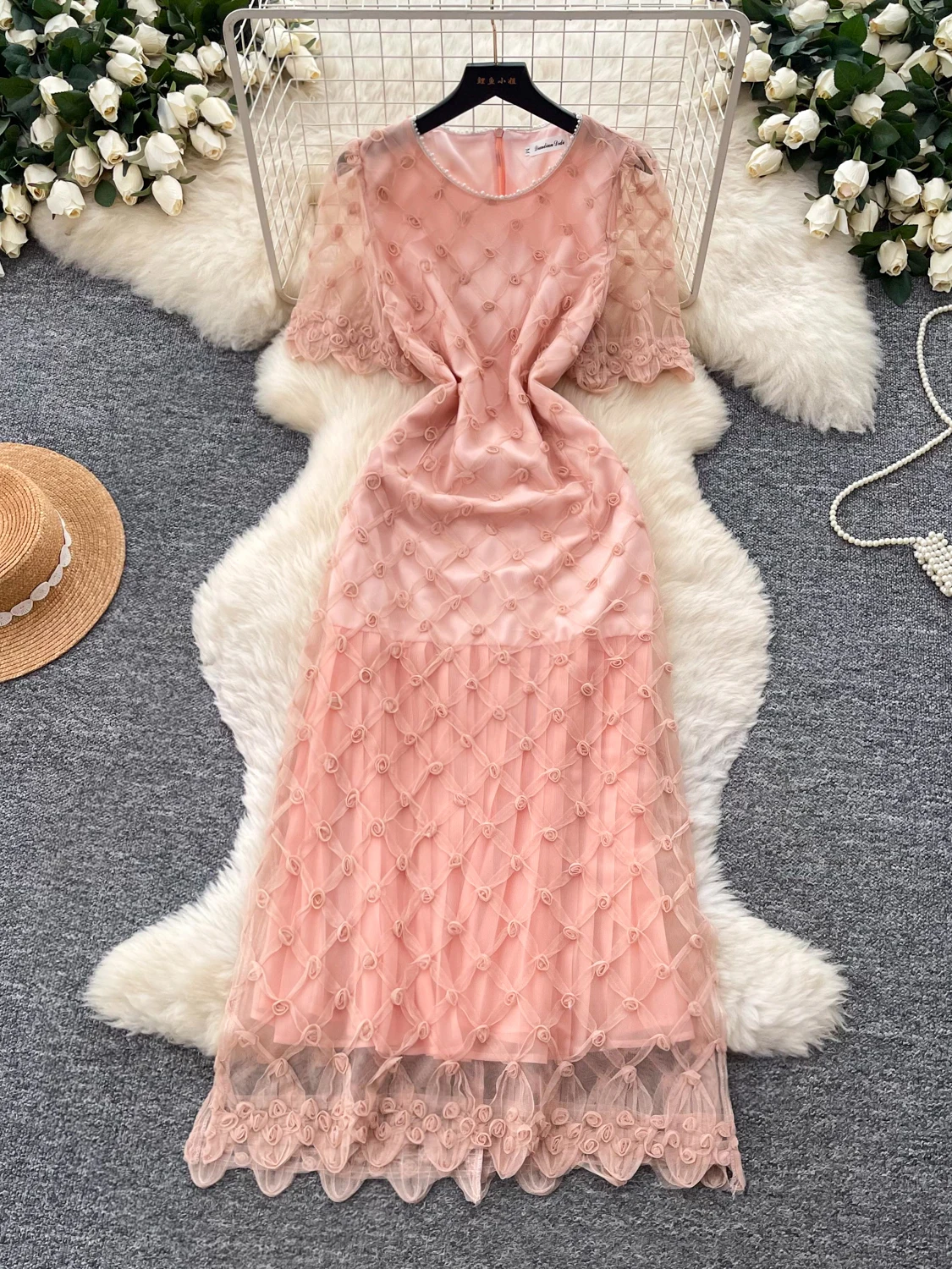 

Elegant Embroidered Maxi Dress Women's Summer Korean Style Slimming A-Line Skirt Heavy Embroidery Waist-Cinching High-End Fee...