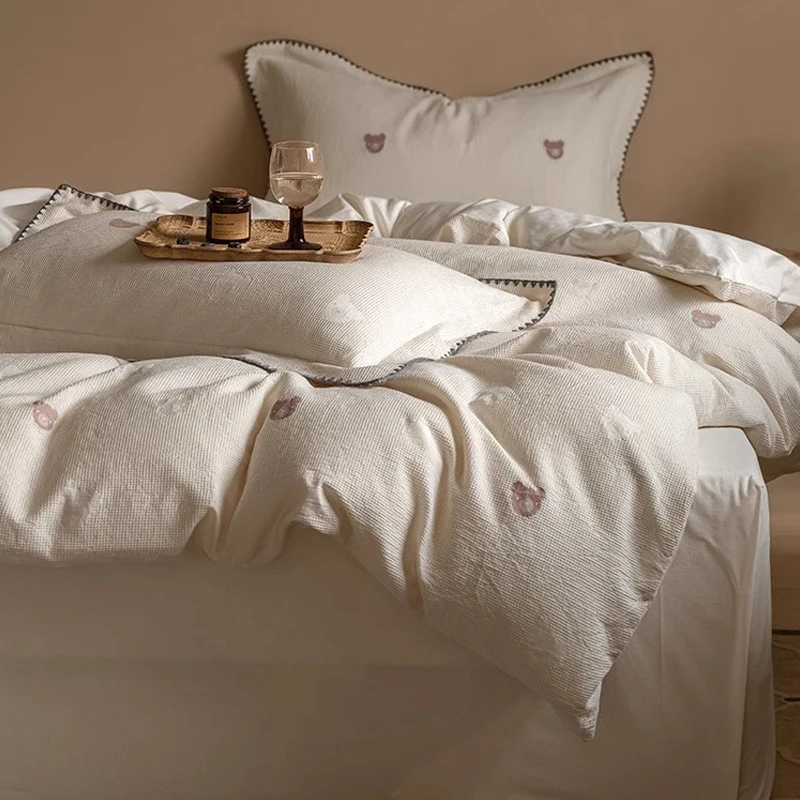 

2024 Hot Sale Long-staple Cotton Four-piece Bed Linen Newest Plain Color Cotton Bedding Simple Nordic Style Fashion White Color