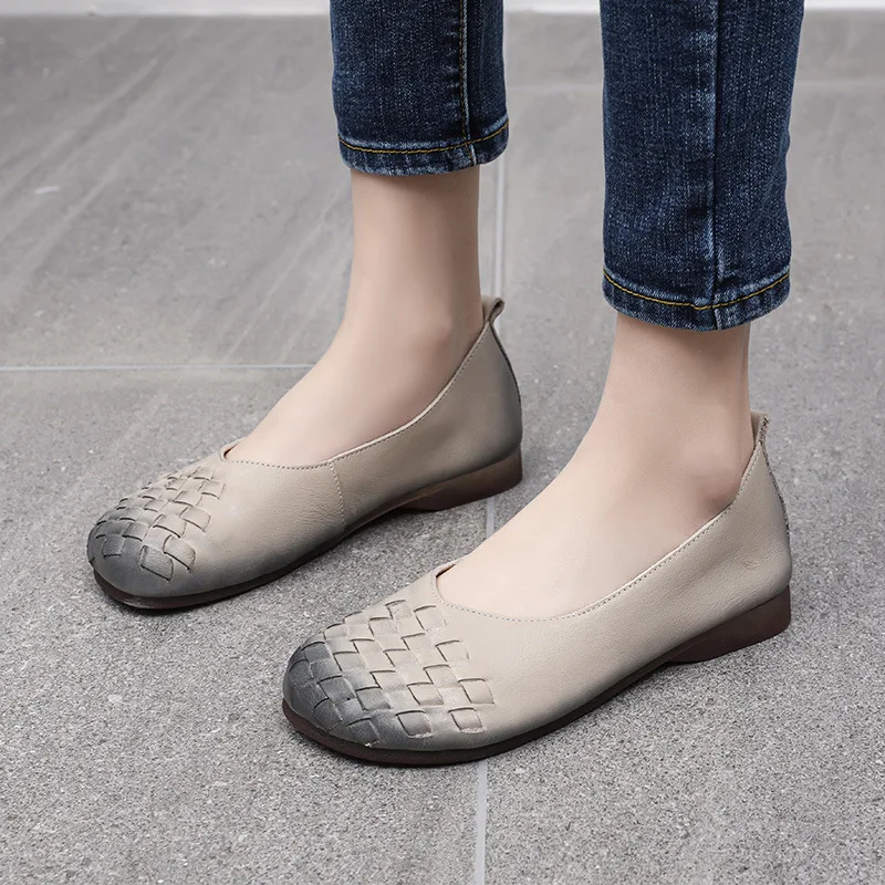 Spring And Autumn Flat Shoes With The First Layer Of Cowhide