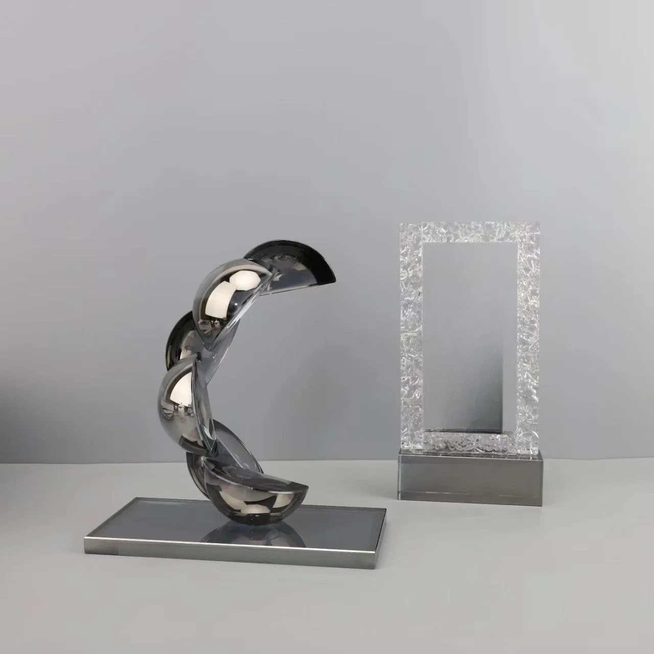 Modern abstract figure crystal ornament, sales department model room study TV cabinet housewarming gift