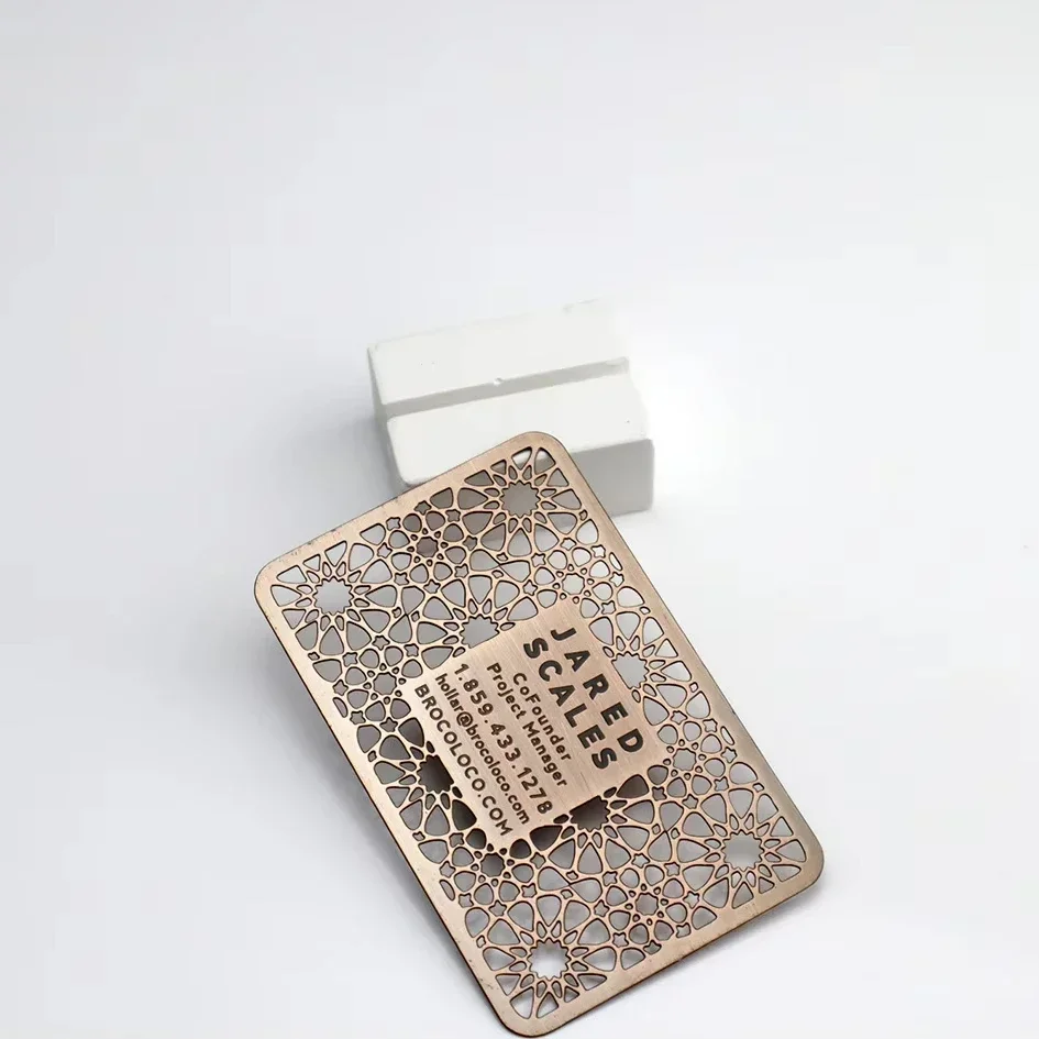 

Изготовленная на заказ медная отделка, вырез, металлическая визитная карточка, гравировка поверхности, матовая бронза, VIP-картки членства