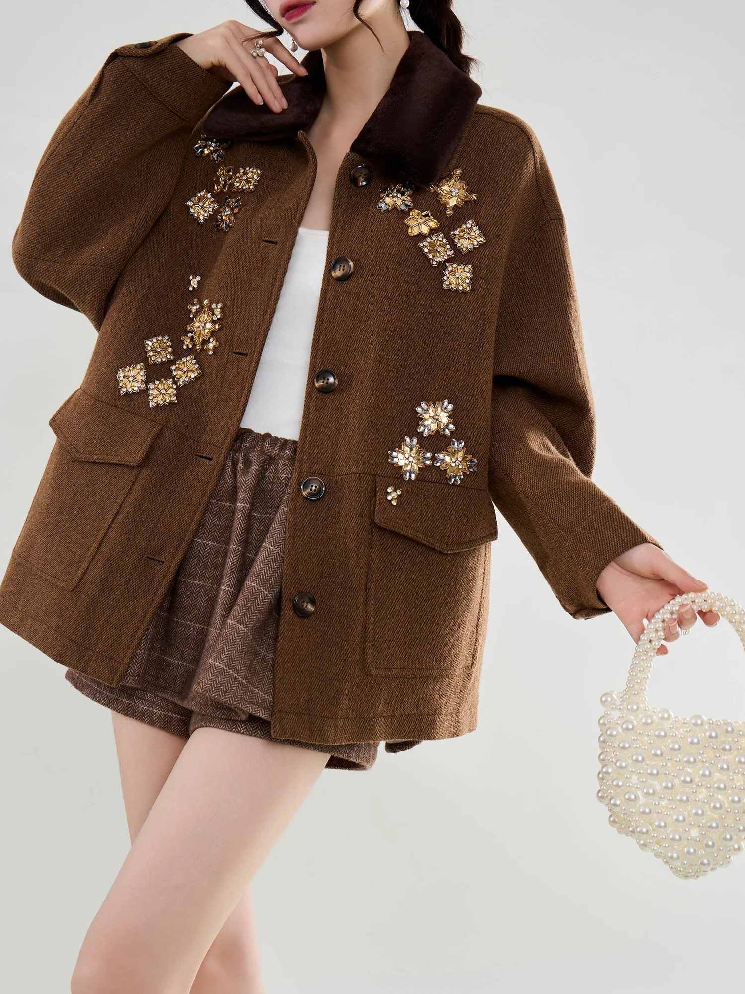 

Элегантная женская куртка с меховым воротником и богатой вышивкой бисером, осенне-зимняя верхняя одежда, короткое пальто в винтажном стиле Flowing Era класса люкс