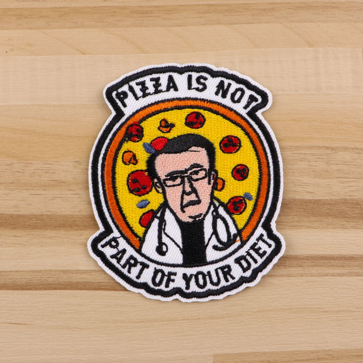 Рисунок 3 - Милые нашивки с изображением енота на одежде