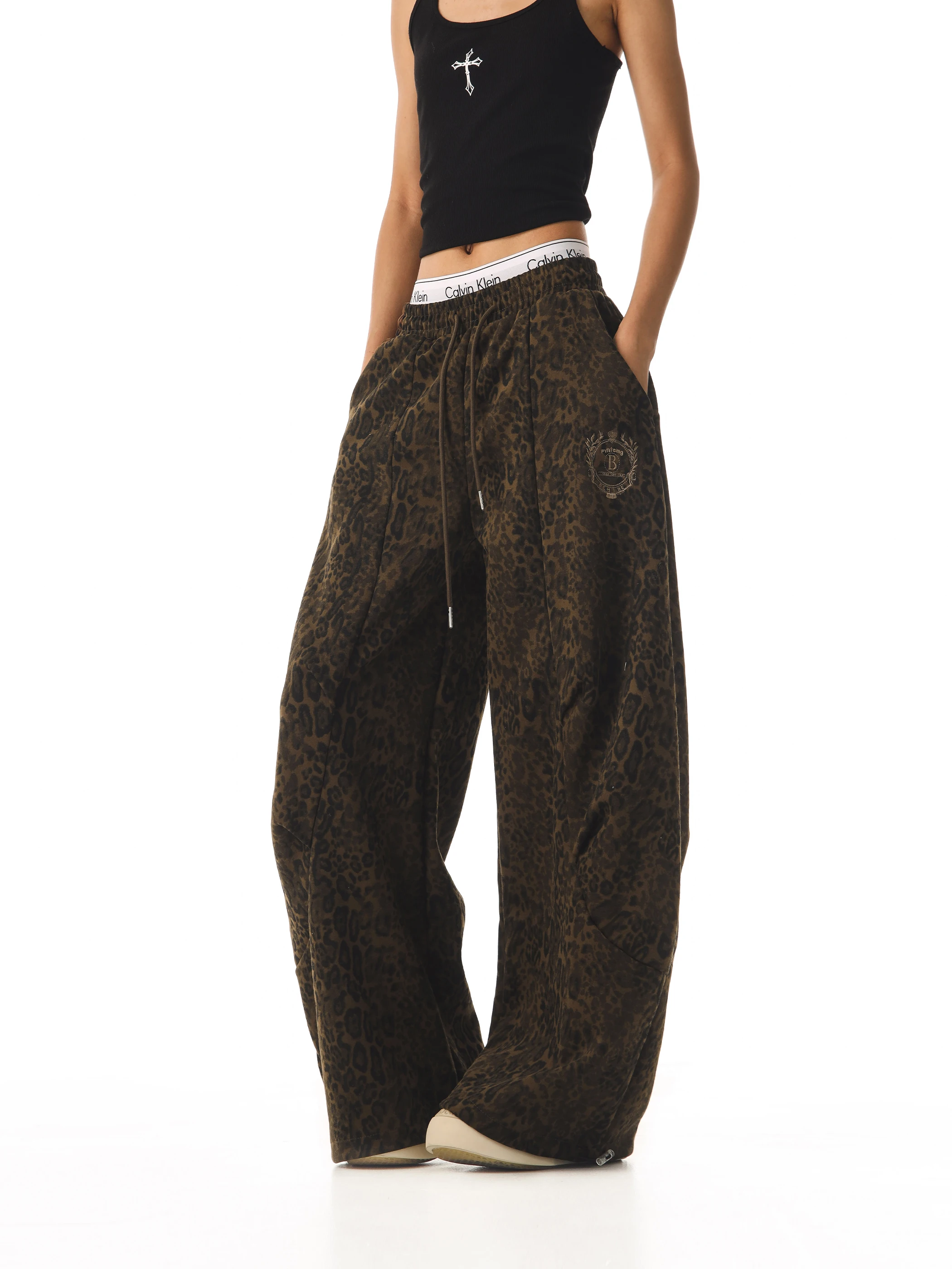 

Американские свободные женские брюки-карго с леопардовым принтом и вышивкой, широкие повседневные брюки, уличные свободные спортивные штаны