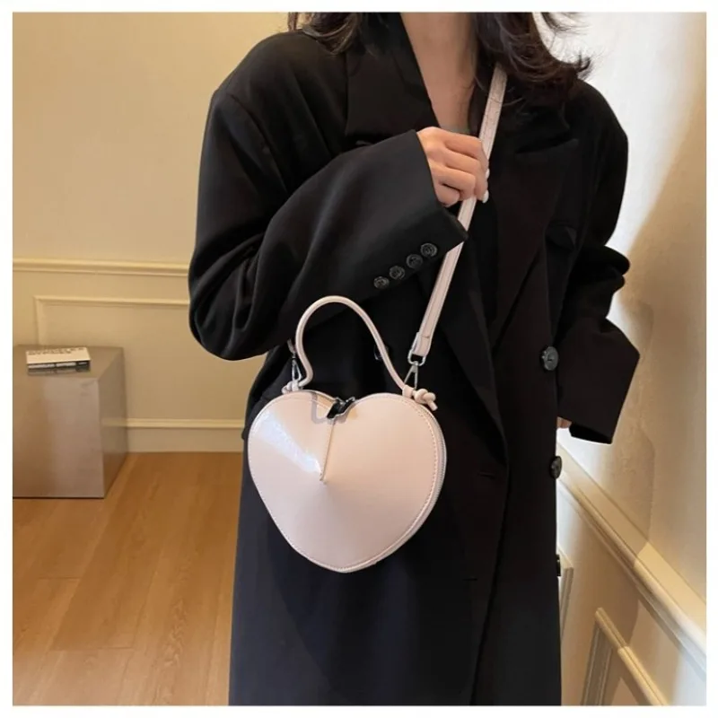 

Design Women Bag Girl Love Heart Shape Pouch Fashion High-end Simple Single-shoulder Crossbody Underarm Bag Loose Change Phone