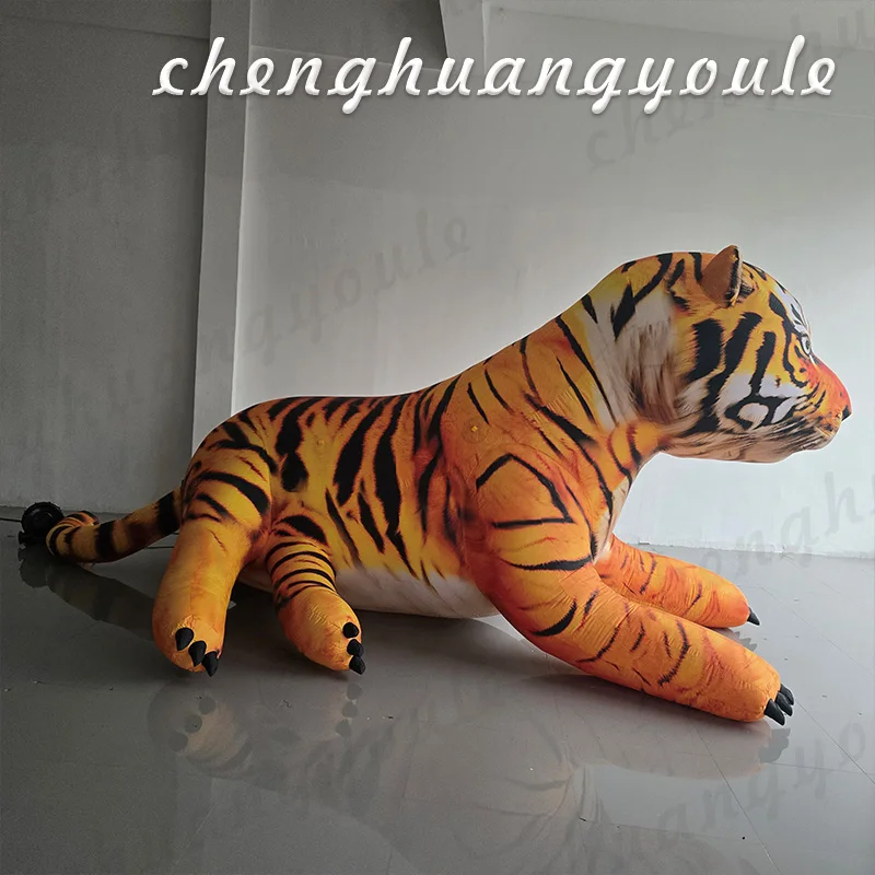 Inflatable cartoon tiger air model custom outdoor light climbing wall Northeast tiger shopping mall scenic decorative props