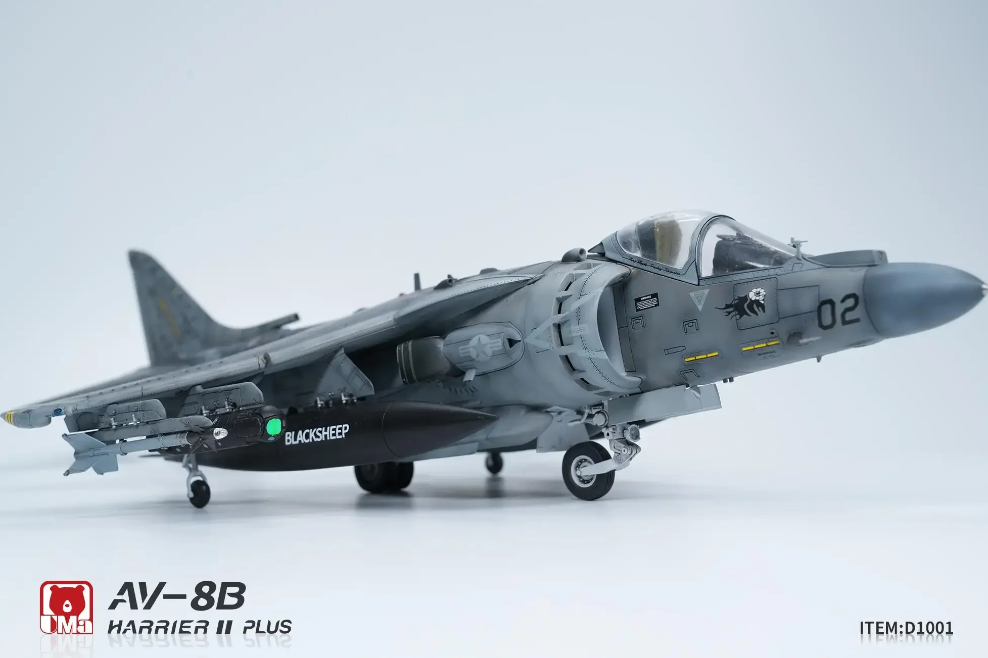 US D1001 AV-8B Harrier II Plus เครื่องบินโจมตีรุ่น Kit UMa รุ่น 1/48 Scale