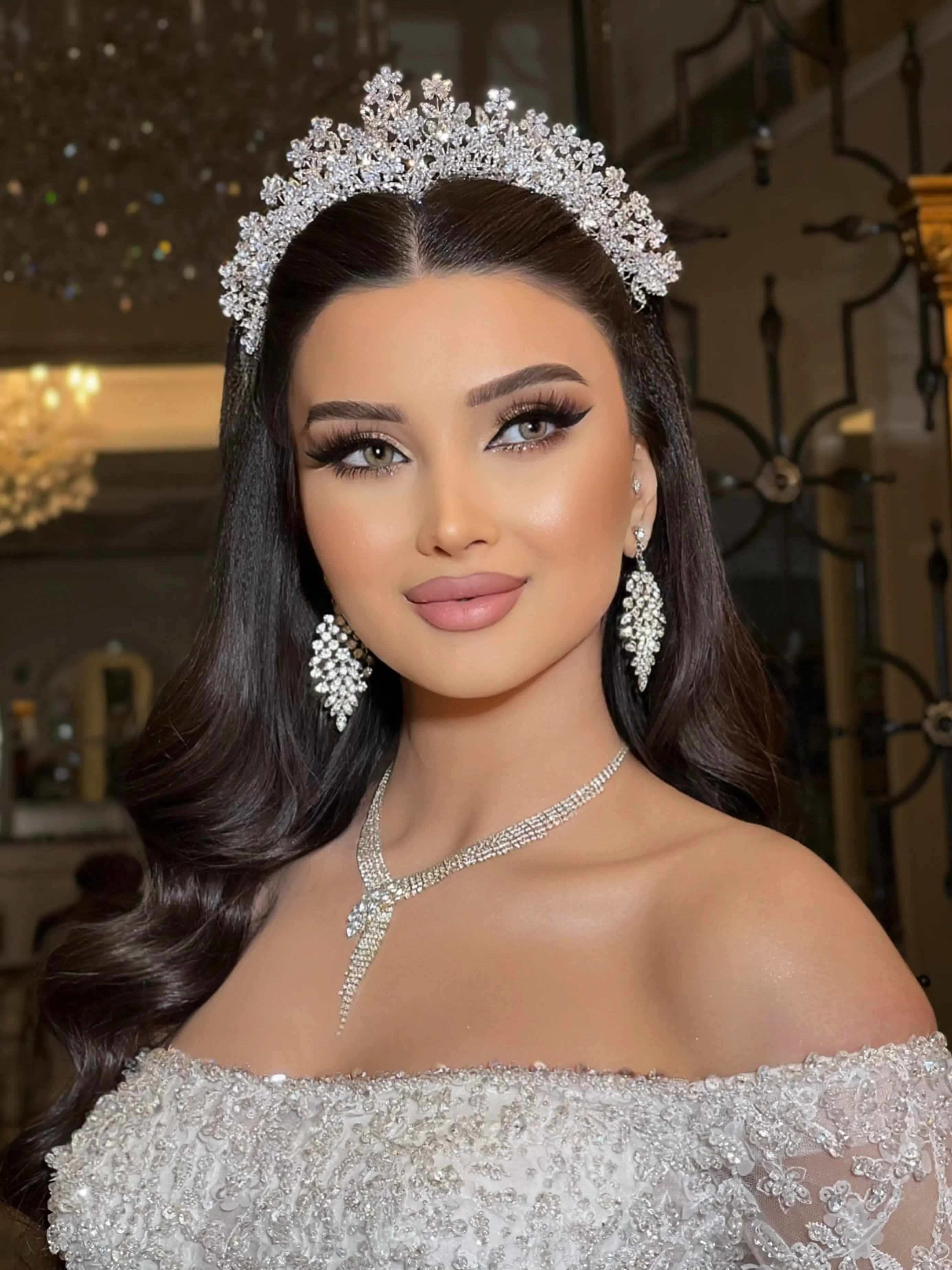 Luxury Off Shoulder Long Sleeve White Wedding Dress Lace Sparkling Princess Ball Dress Sweeping Train Bride Dress Customization