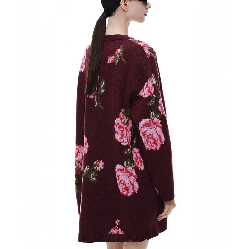 ชุดเสื้อถักปักลายกุหลาบ พร้อมเสื้อคอวีแขนยาว และสายรัดติดกุหลาบเข้าชุด แฟชั่นฤดูร้อนสำหรับผู้หญิง