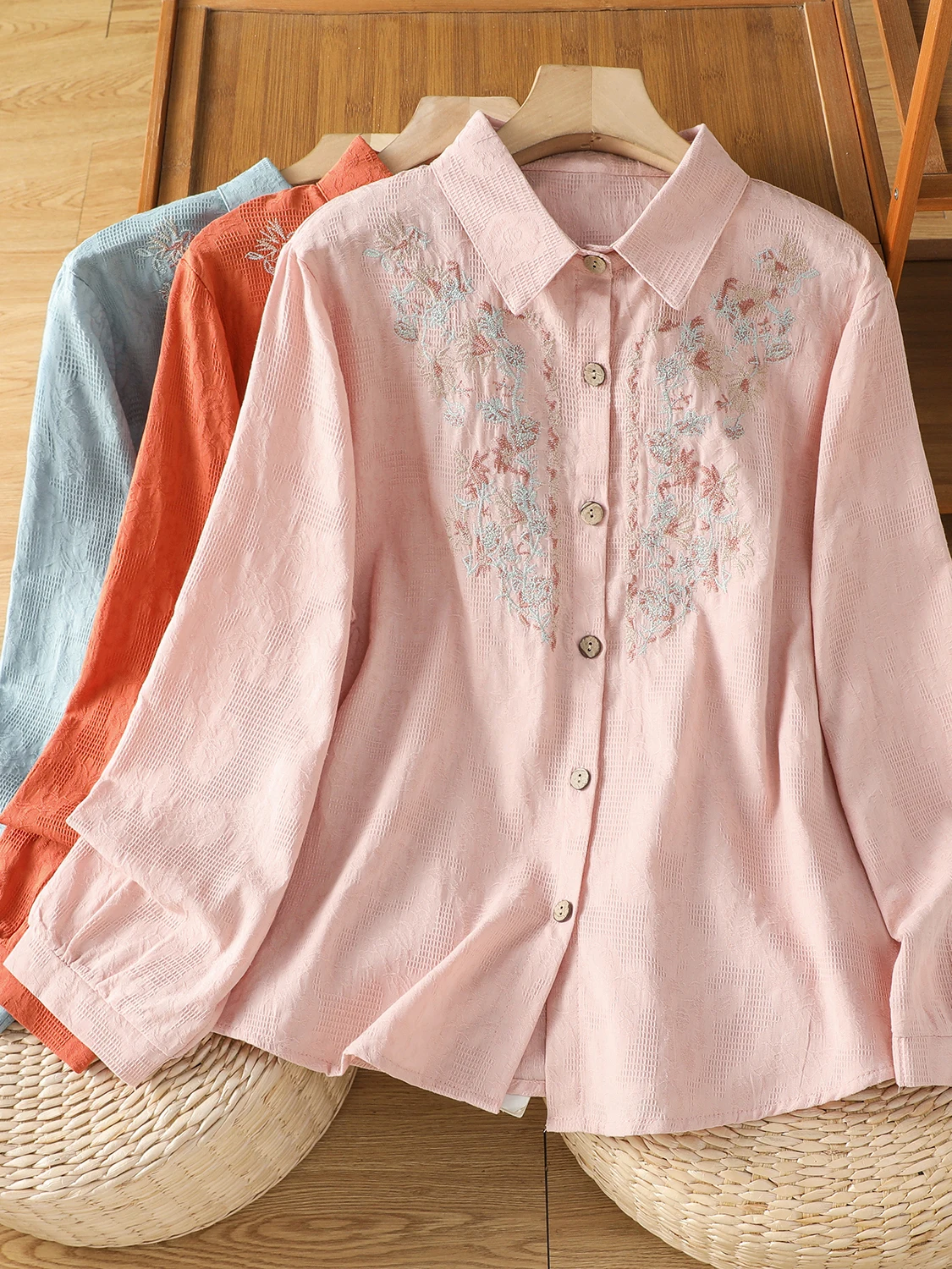 

Loose Long Sve Embroidered irt Women's Early Autumn New Sle Large Size Lantern Sve Top Breathable Artistic Sle