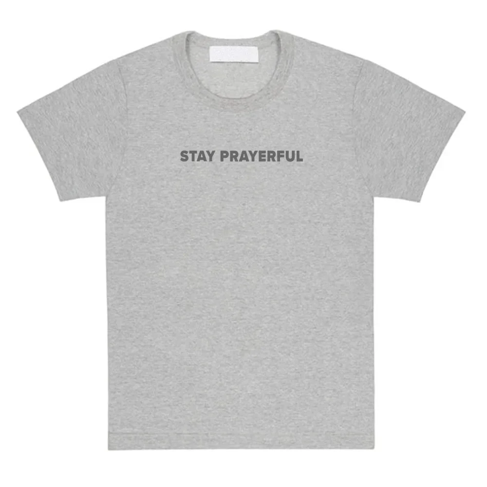 Stay Prayerful Tee セレブリティ チャーリー カーク Tシャツ コットン 半袖 女性 Tシャツ カジュアル O ネック グラフィック プリント Tシャツ