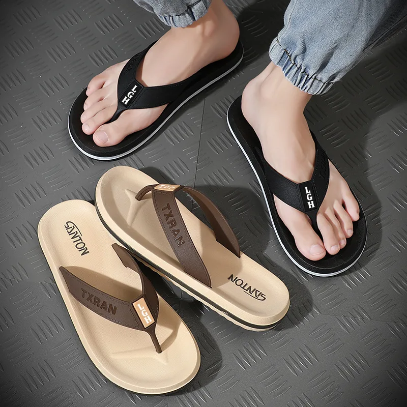 

New men's flip-flops summer non-slip men's slippers beach Korean style leg-clip sandals