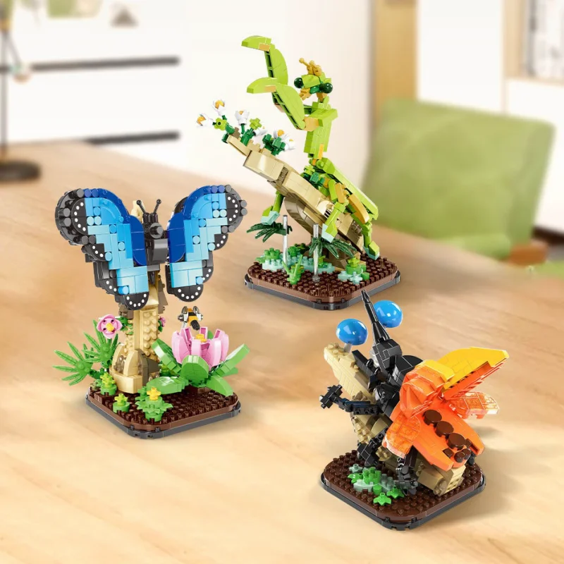 Insect World City Creativity Animal Butterfly Mantis Beetle Building Blocks Model Toys Desktop ornaments Bricks Kids Gift