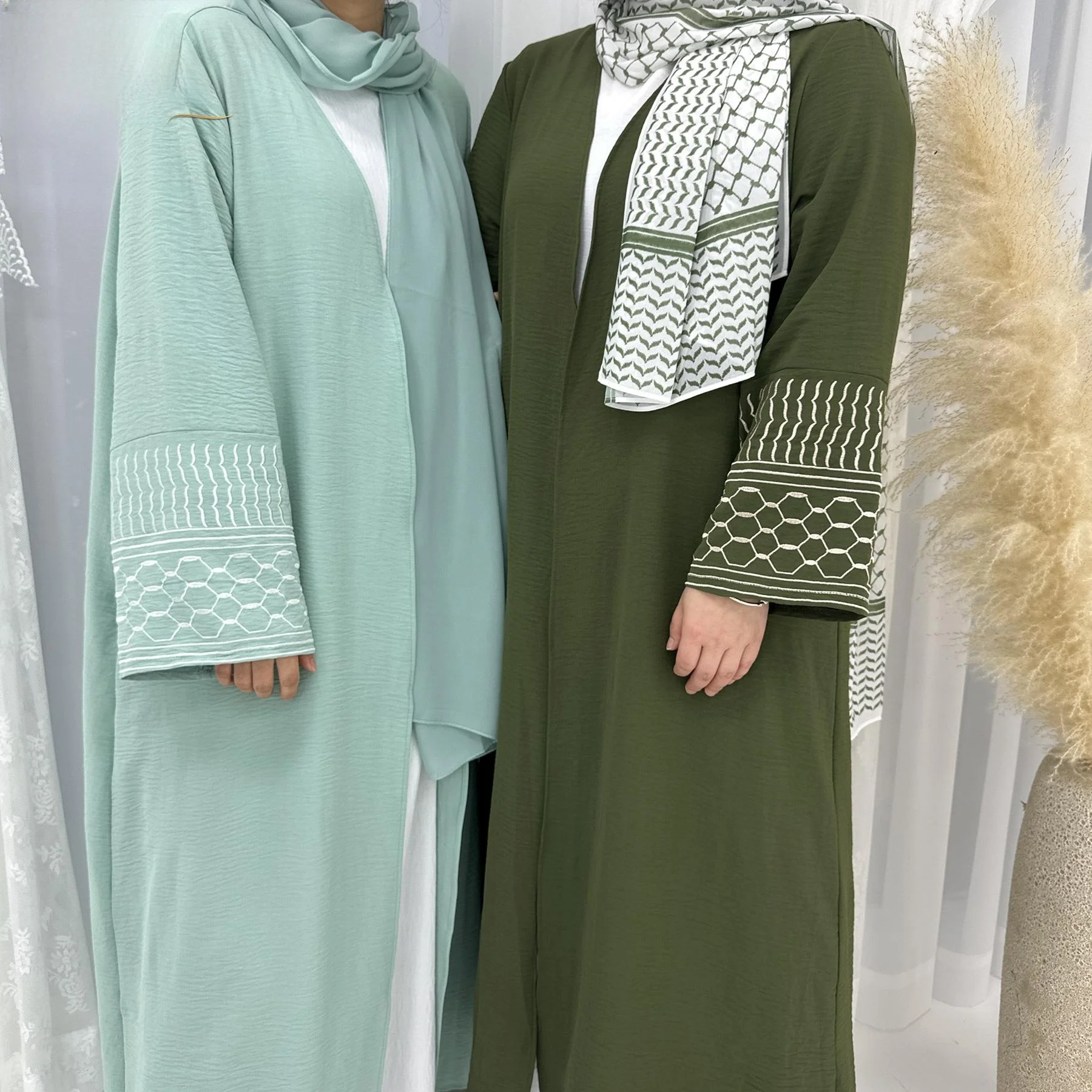 

Мужской кардиган-роба Lo2024 Dubai Middle East с красивой вышивкой и бахромой, длинный рукав, осенняя мода, модель LR767