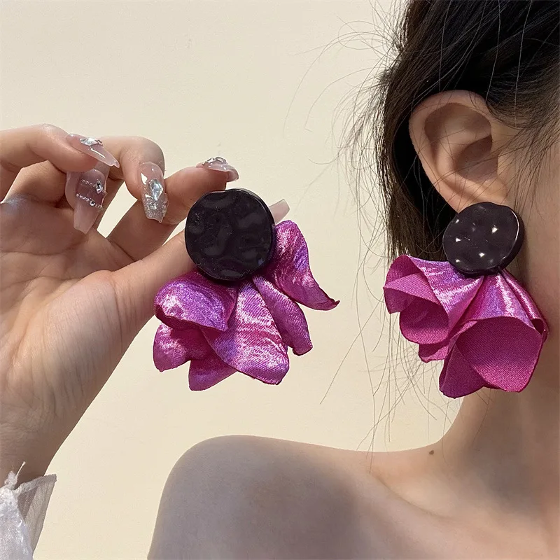 

New Arrival Premium Purple Flower Bride Morning Gown Earrings Exaggerated Design for Wedding Dress Accessories