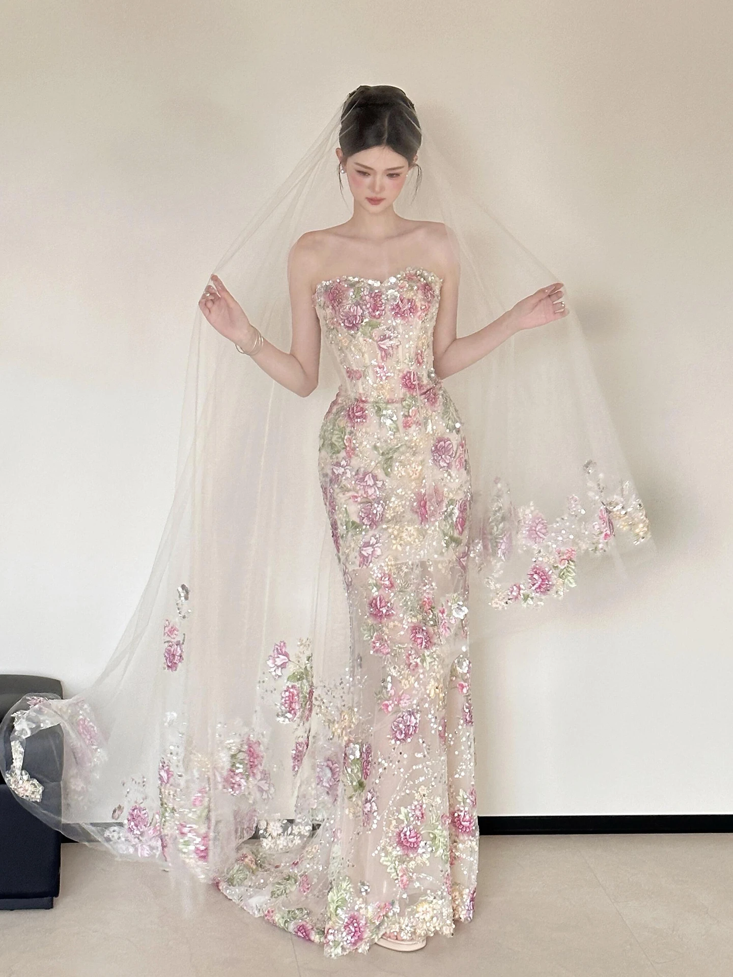 

Ele Morning Robe Bridal Gown with Strapl Fi Tail Design for Wedding Engagement And Luxury Guest Dres