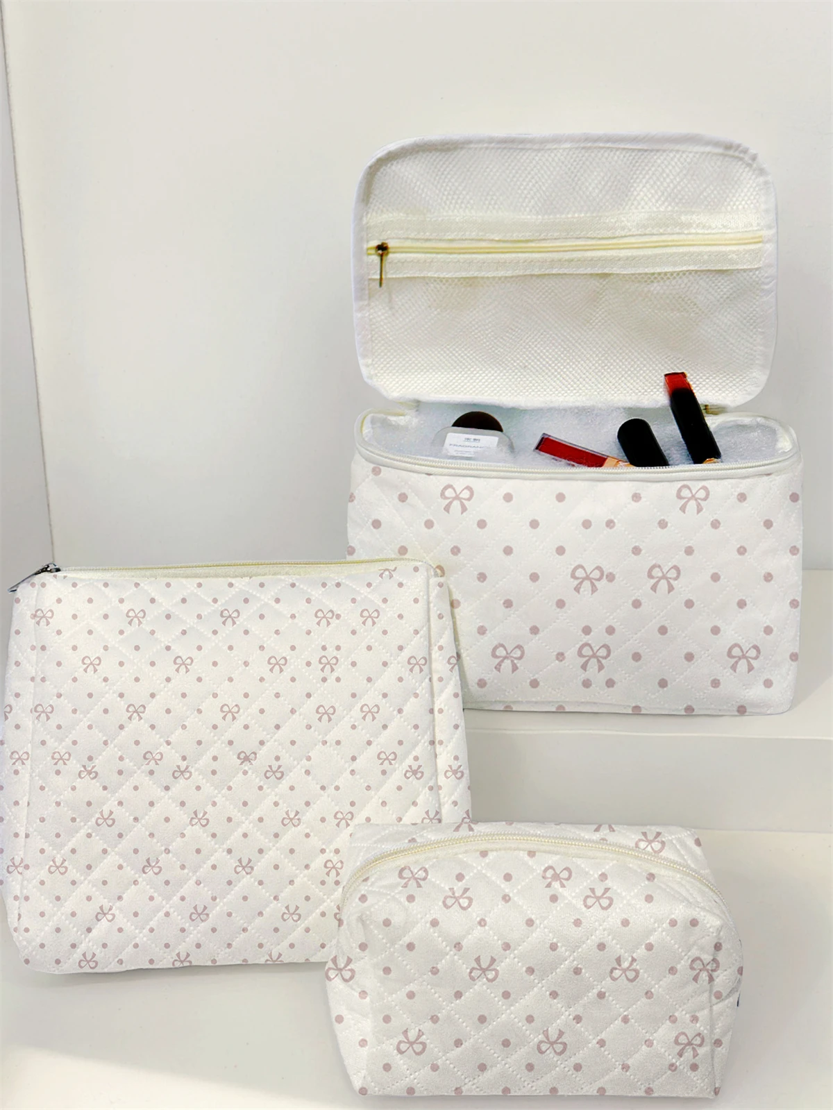 

1 Set Portable Makeup Bag, Large Capacity Design, Easily Accommodate Your Cosmetics, Lightweight And Portable For Storing Cosmet