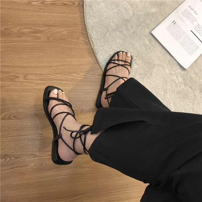 Summer Shoes Women Rome Sandals Narrow Band Vintage Square Toe Flat Cross Strap Thong Sandals V Shape Design Shoes Women