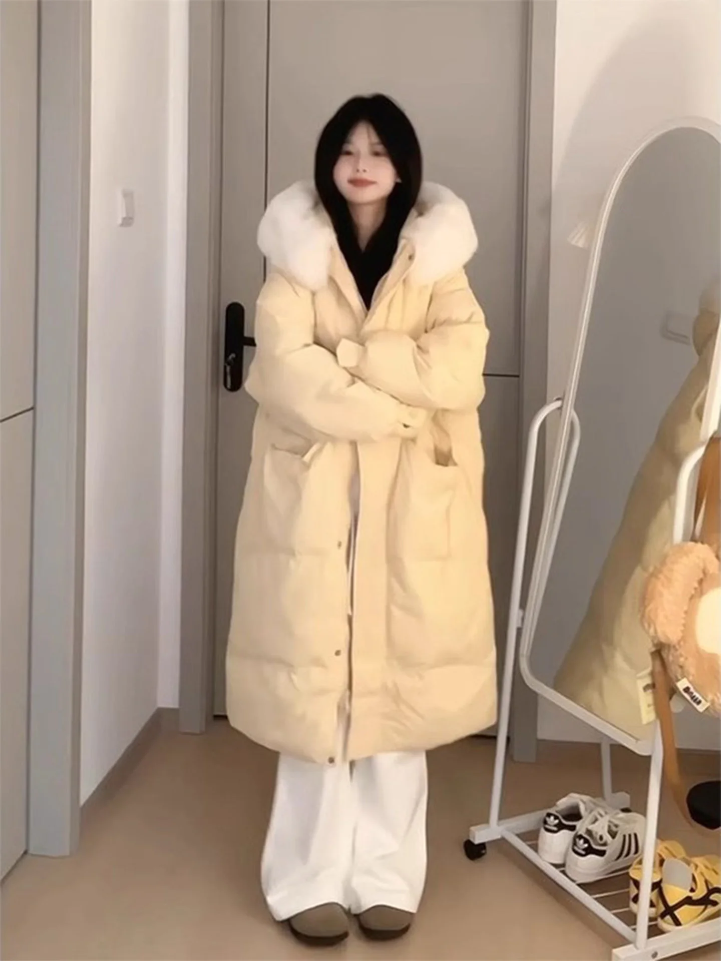 

Зимнее утепленное желтое пуховое пальто женское средней длины с капюшоном, меховым воротником, объемным рукавом, в стиле ретро, с длинными рукавами