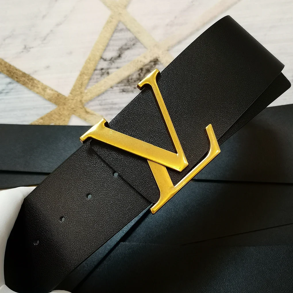 Women's Genuine Leather Belt, Designed By A High-end Brand, with An Extremely Wide Design, Reaching A Width of 7 Centimeters. It Is A Versatile, Practical and Fashionable Women's Belt That Combines Creativity, Individuality and Trendiness.