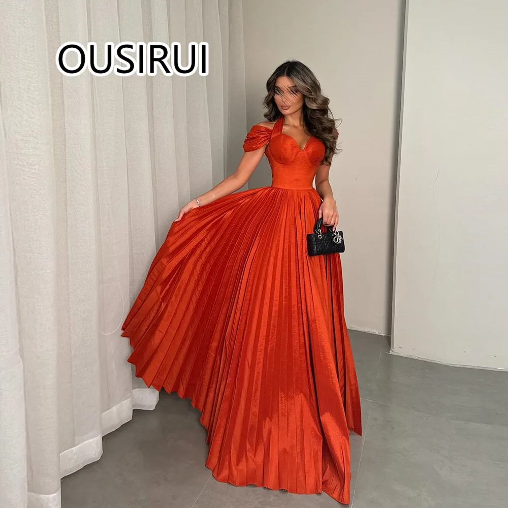 OUSIRUI V-hals Halter Satijn Geplooide Vrouwen Saudi Arabische Prom Gown A-lijn Slanke Lange Backelss Prom Vakantie Gown vestidos de fiesta