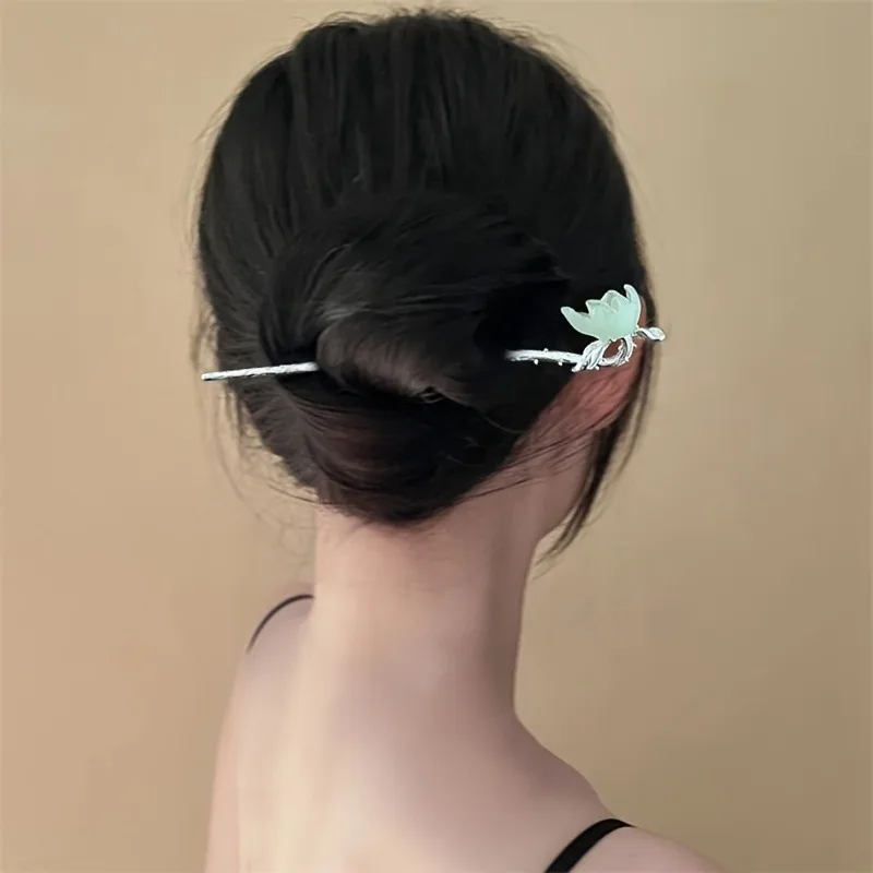 Nationaler Stil, Lotusblume, klares Wasser aus Hibiskus-Legierung, Haarnadel, klares dreidimensionales Temperament, Nischen-Haar-Accessoire – Detail 2