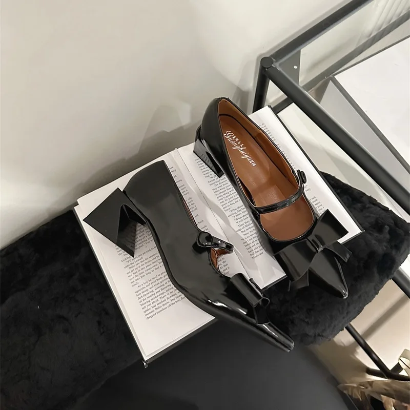 

Женские туфли-лодочки на блочном каблуке, туфли Лолиты, сандалии на шнуровке с неглубоким носком, женские туфли без шнуровки на танкетке с острым носком, баскетбольная платформа 2025 Chu