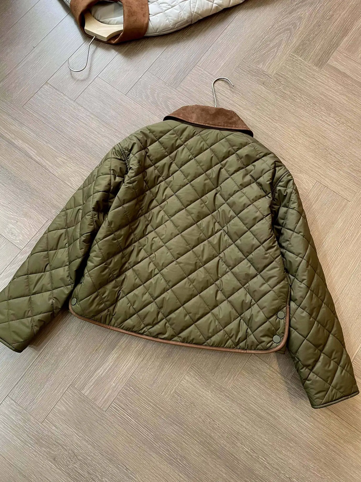 Retro-Style Collared Diamond Pattern Cotton-Padded Jacket, Short, Versatile, Slimming, Fashionable, Winter Style, Warm.