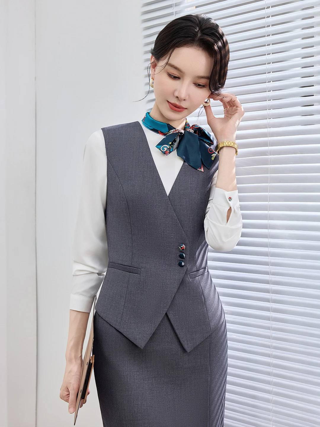 Professional Workwear Jacket Vest Women's Spring Autumn Slimming Office Uniform Commute Fashionable Short Style V-Neck