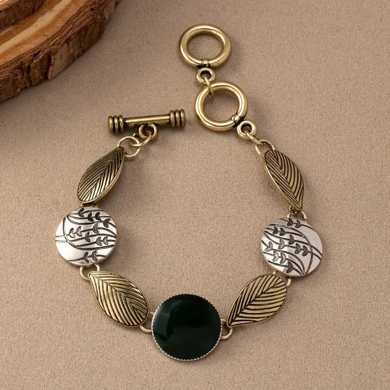 

Retro Two tone Artistic Style Bracelet with Black Agate Main Stone and Leaf Texture Design for Women's Daily/Date Accessories