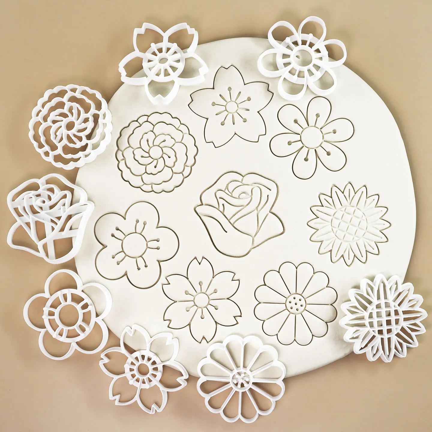 1 Pc Cherry Blossom Sunflower Daisy Plum Blossom Cookie Cutters Fancy Flower Shaped Cookie Molds Floral Pastry Tools