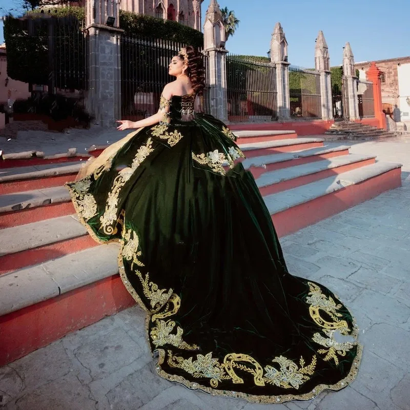 فساتين جديدة فاخرة من Vestidos De XV Años هنتر الأخضر Quinceanera مطرزة بالخرز المخملية الترتر المكسيكي الحلو 15 ملابس عيد ميلاد