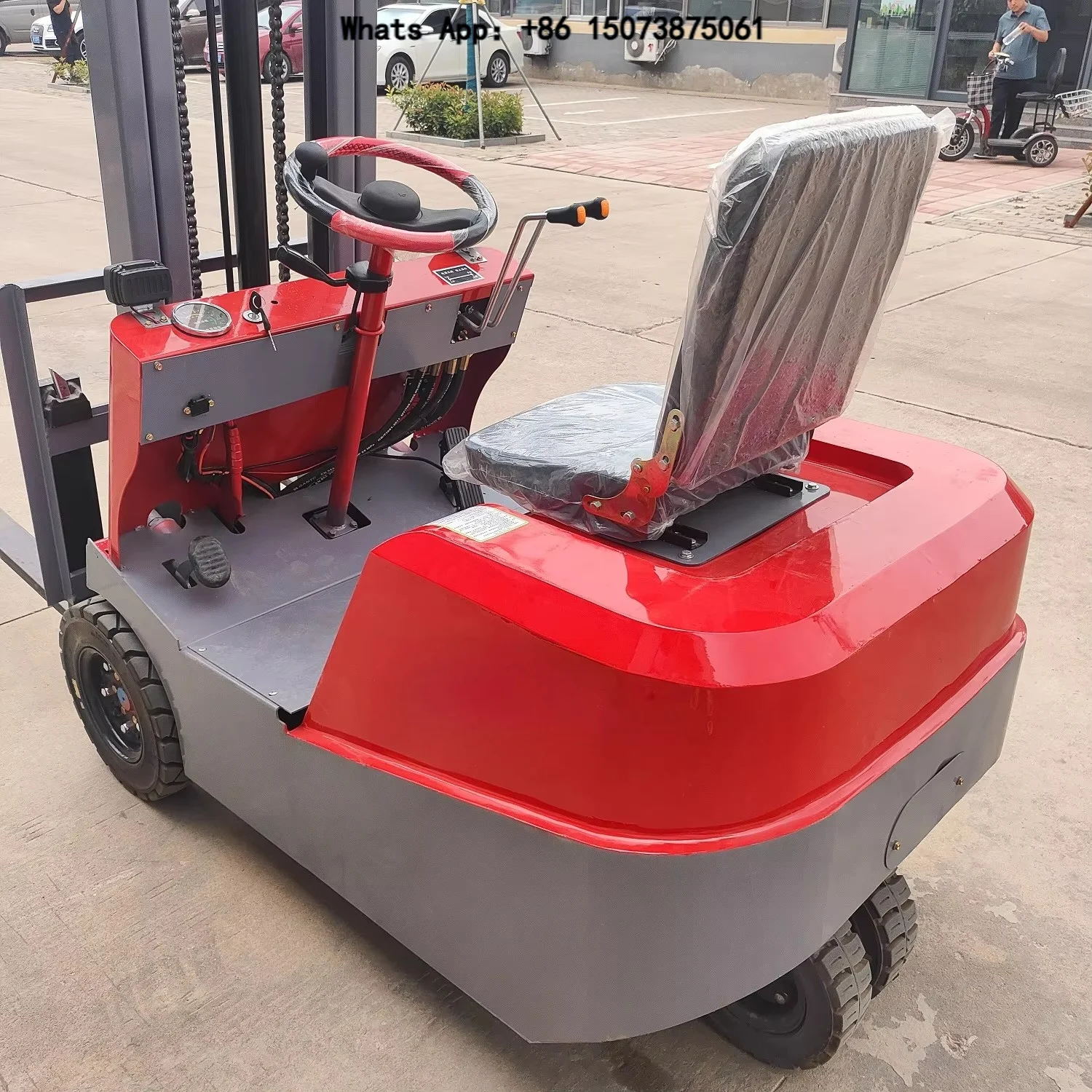 Light electric forklift with high-power motor, 800 kg lifting capacity - economical and practical for pallet handling