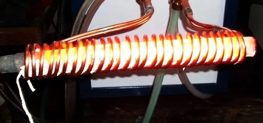 سخان الحث الكهرومغناطيسي عالي التردد معدات التبريد التعريفي تصلب المعالجة الحرارية Hine